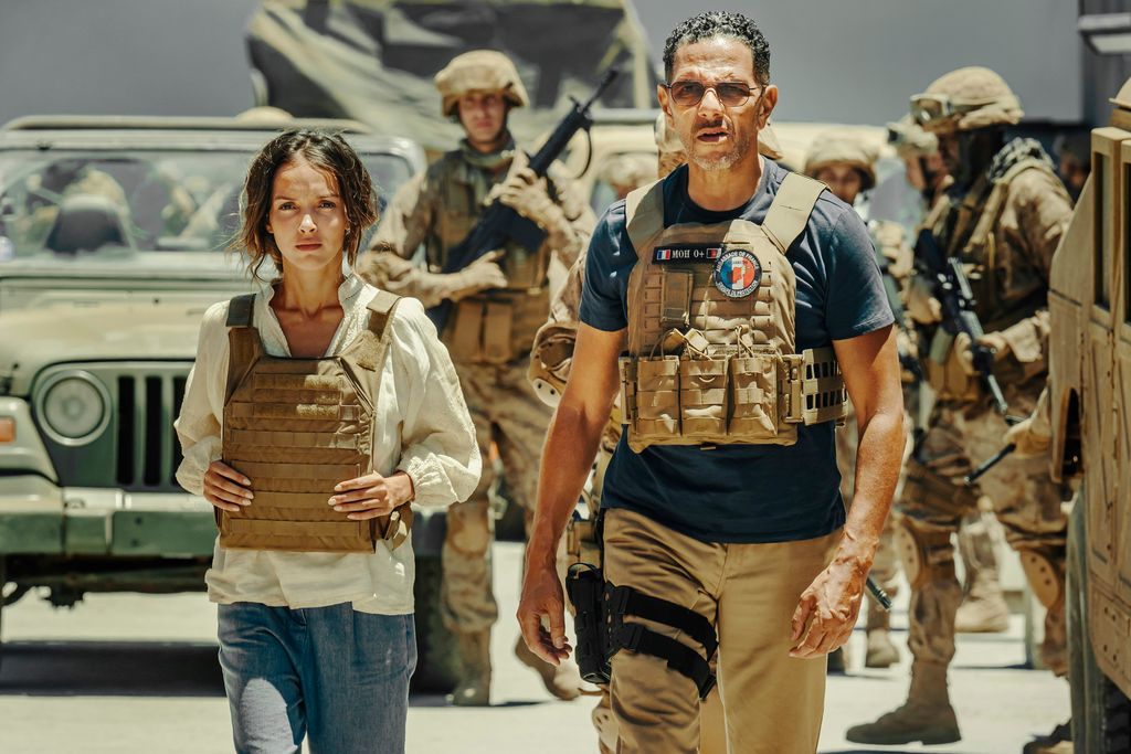 13 Days, 13 Nights_Stills_ (3)