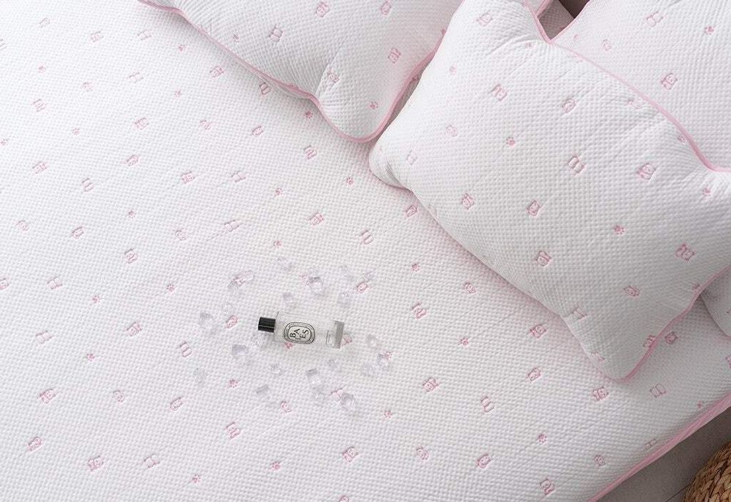 6_f8jUd018svc1cr8bhnh7xdan_doaona