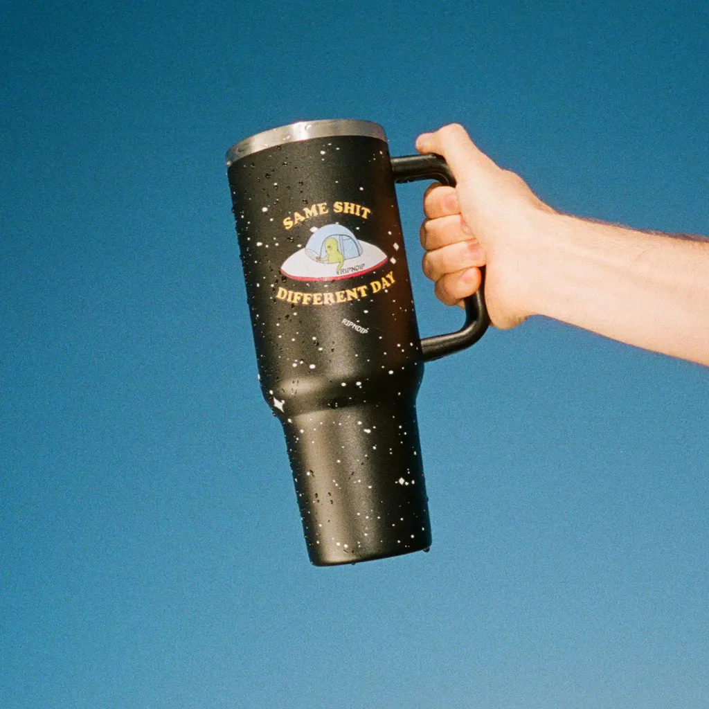 Untitled-1_0025_malesummerlookbookfilm-32