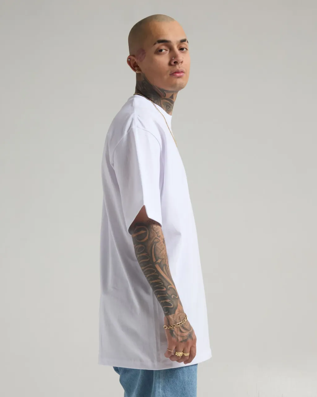 7.5maxheavyweightshortsleeve_white_004_9dd34d93-3f30-490d-9553-5bf232a3c70b
