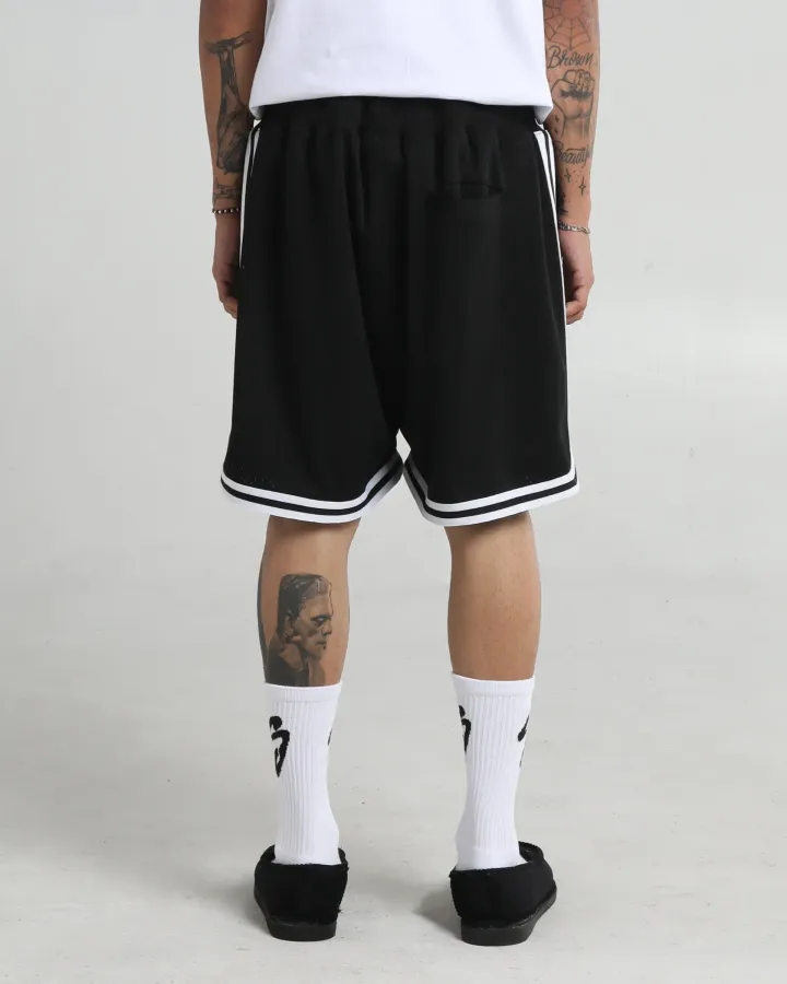 retrobasketballshorts_black_003_6388fab0-7dbf-4afc-849c-6f6c958456e7