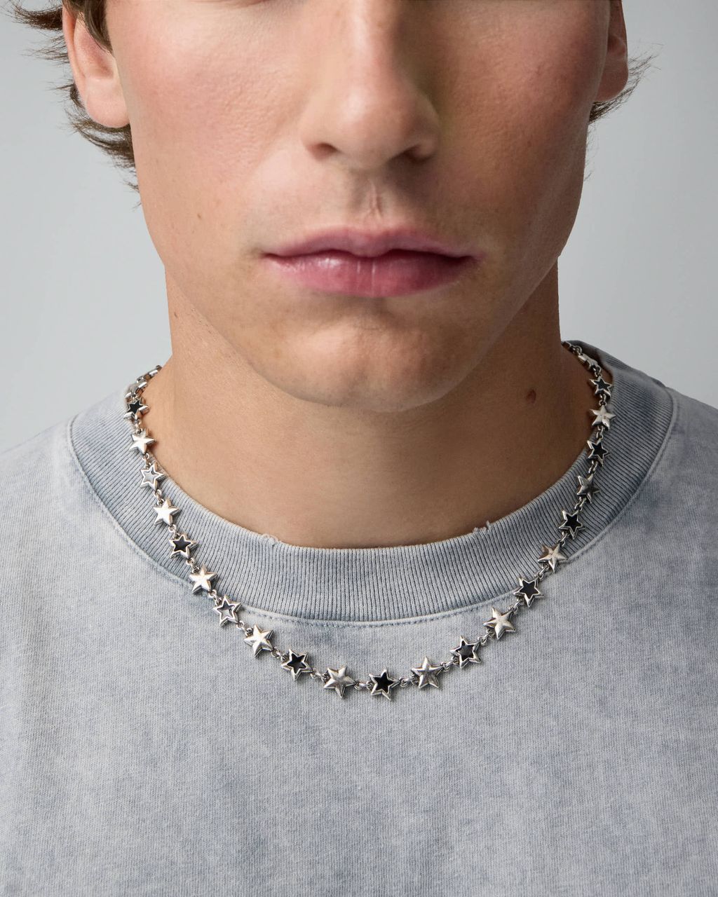 9799230521671_Black_Enameled_Stars_Necklace_1A_8b47e5f5-4d75-41f0-a1e8-24a49ebbfbc1
