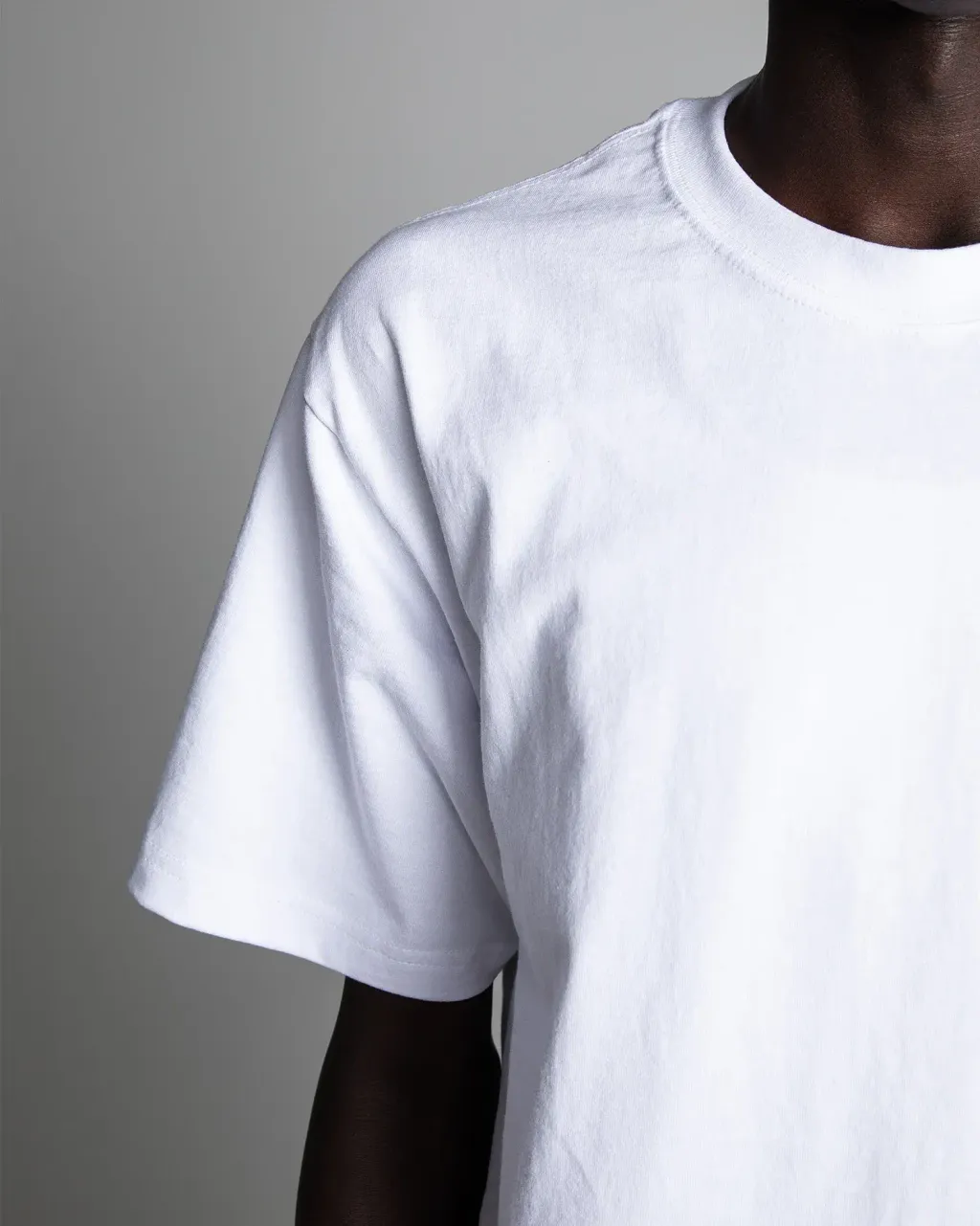 7.5ozMaxHeavyweightCroppedTee_White_Detail006