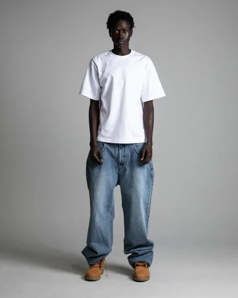 7.5ozMaxHeavyweightCroppedTee_White_Fullbody001