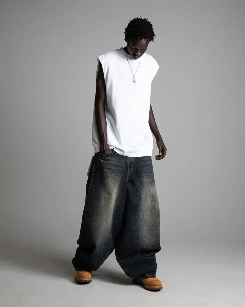 7.5ozGarmentDyeMuscleTee_White_Fullbody001