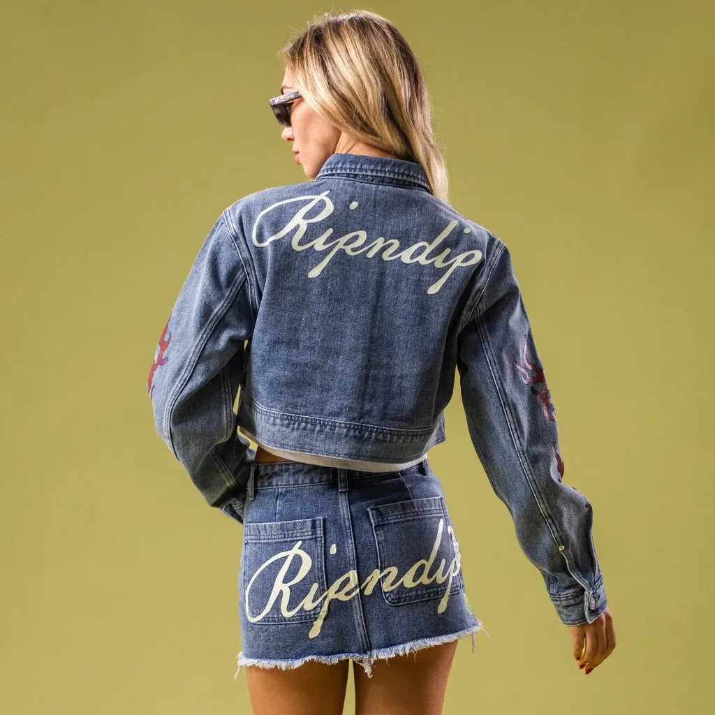WOMENSDENIM_0002_IMG_5900_4000x4000