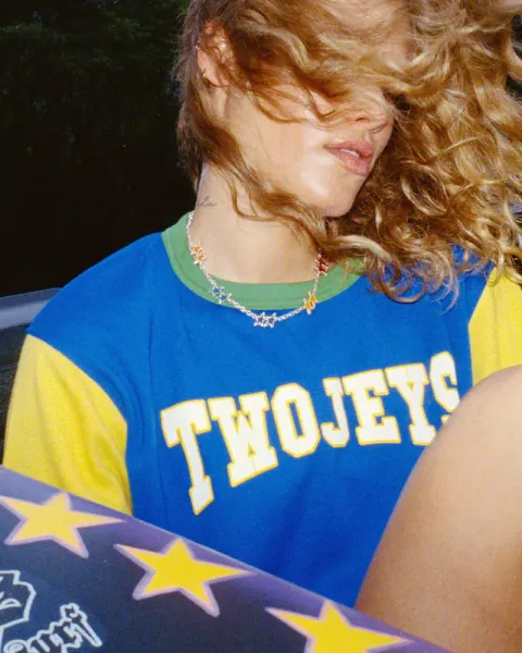 MELTEDSTARSNECKLACE_2x_1a44a3fd-f05e-41ee-aa85-eee0695feadb