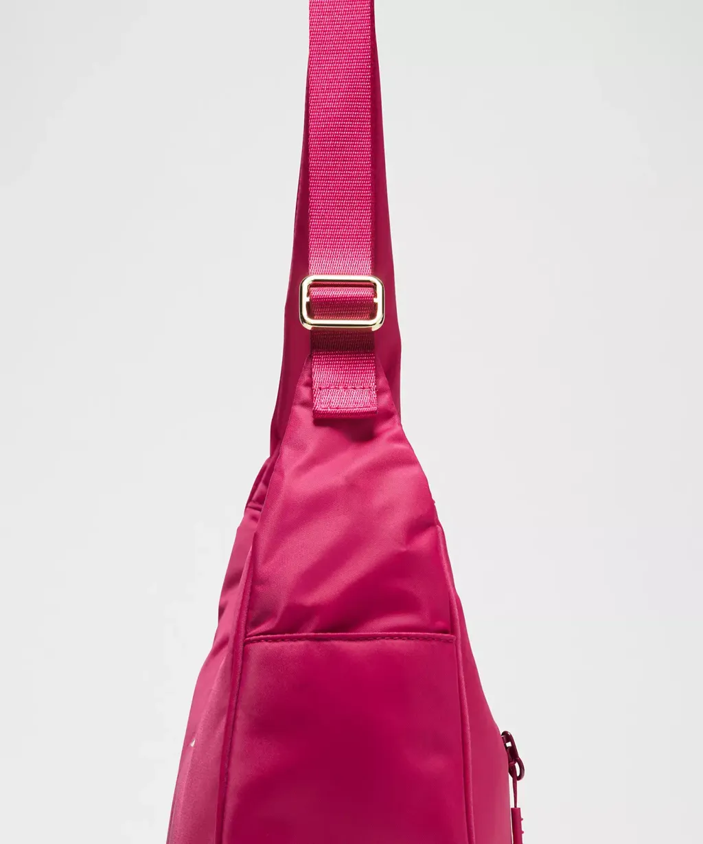 City Essentials Shoulder Bag 4L lululemon 4