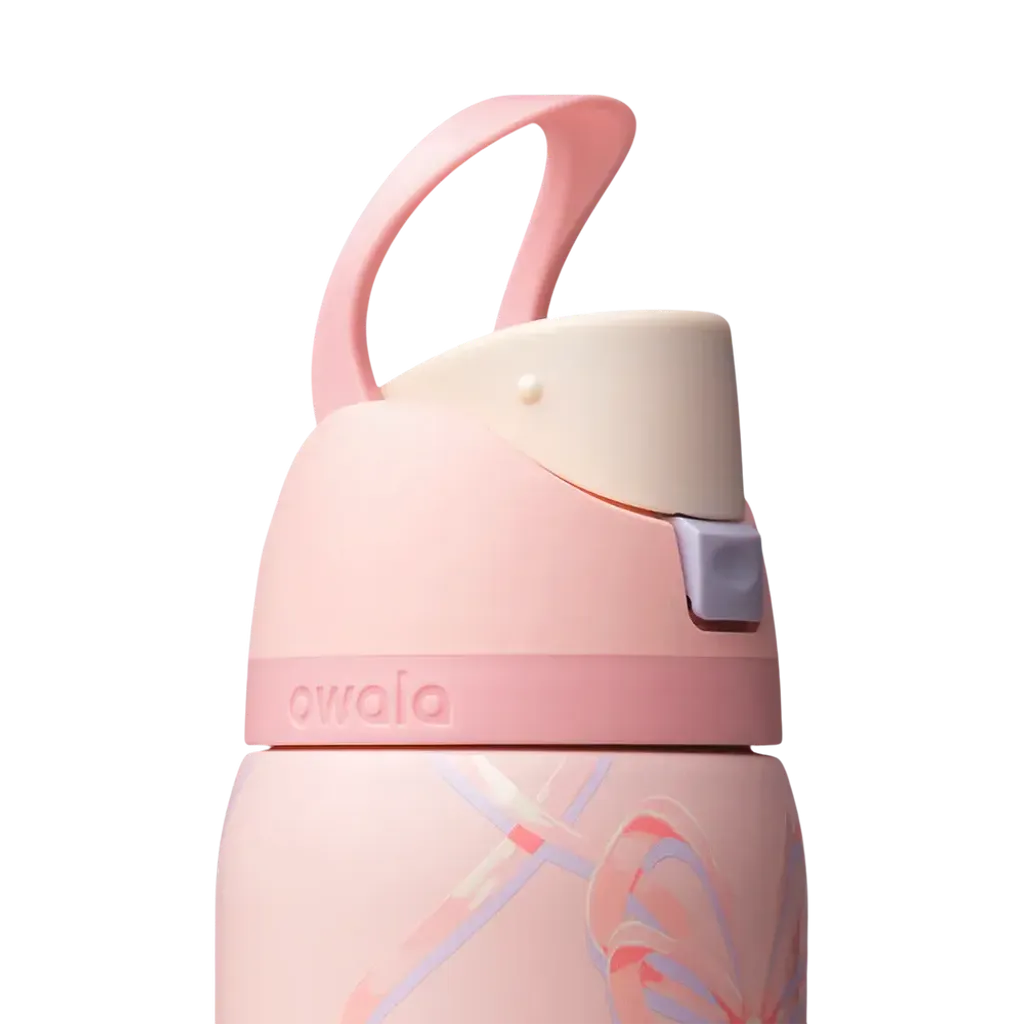 FreeSip® Award winning. Leak-proof. 24 hours cold. 2 3