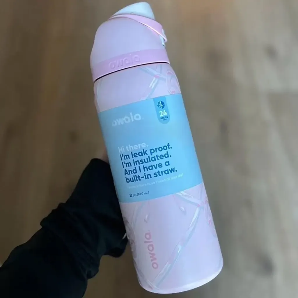 FreeSip® Award winning. Leak-proof. 24 hours cold. 56