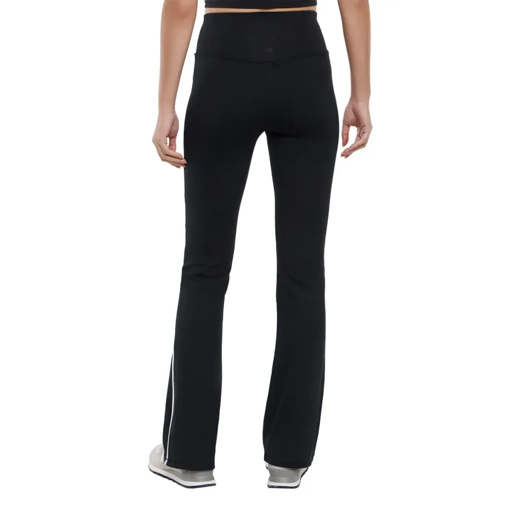GapFit Women's Flare Legging with Piping  3