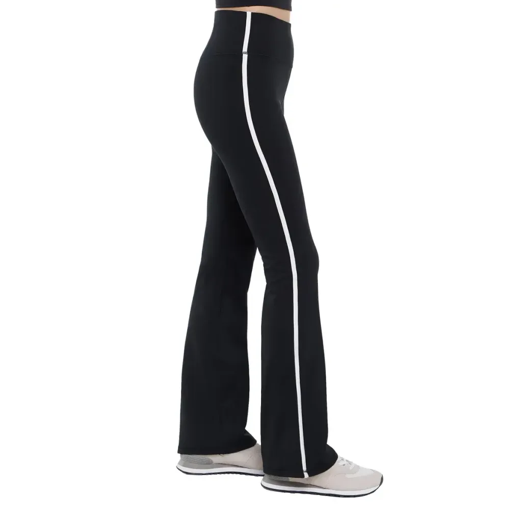 GapFit Women's Flare Legging with Piping  2