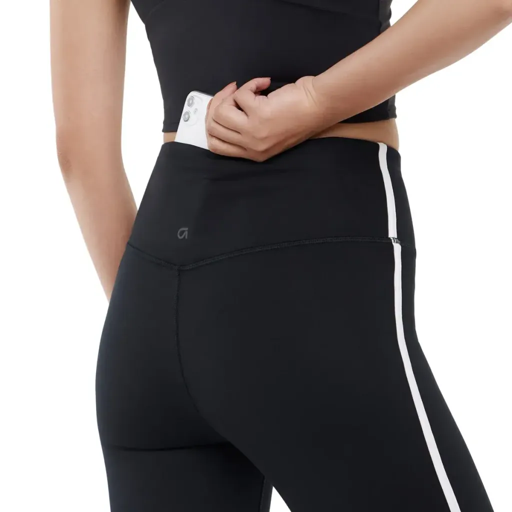 GapFit Women's Flare Legging with Piping  4