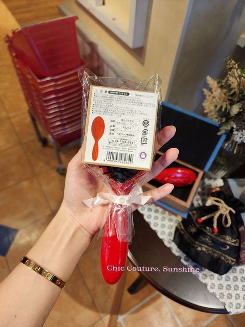 Kiki’s Delivery Service Hair Brush 魔女宅急便紅色造型梳

20240820_133815