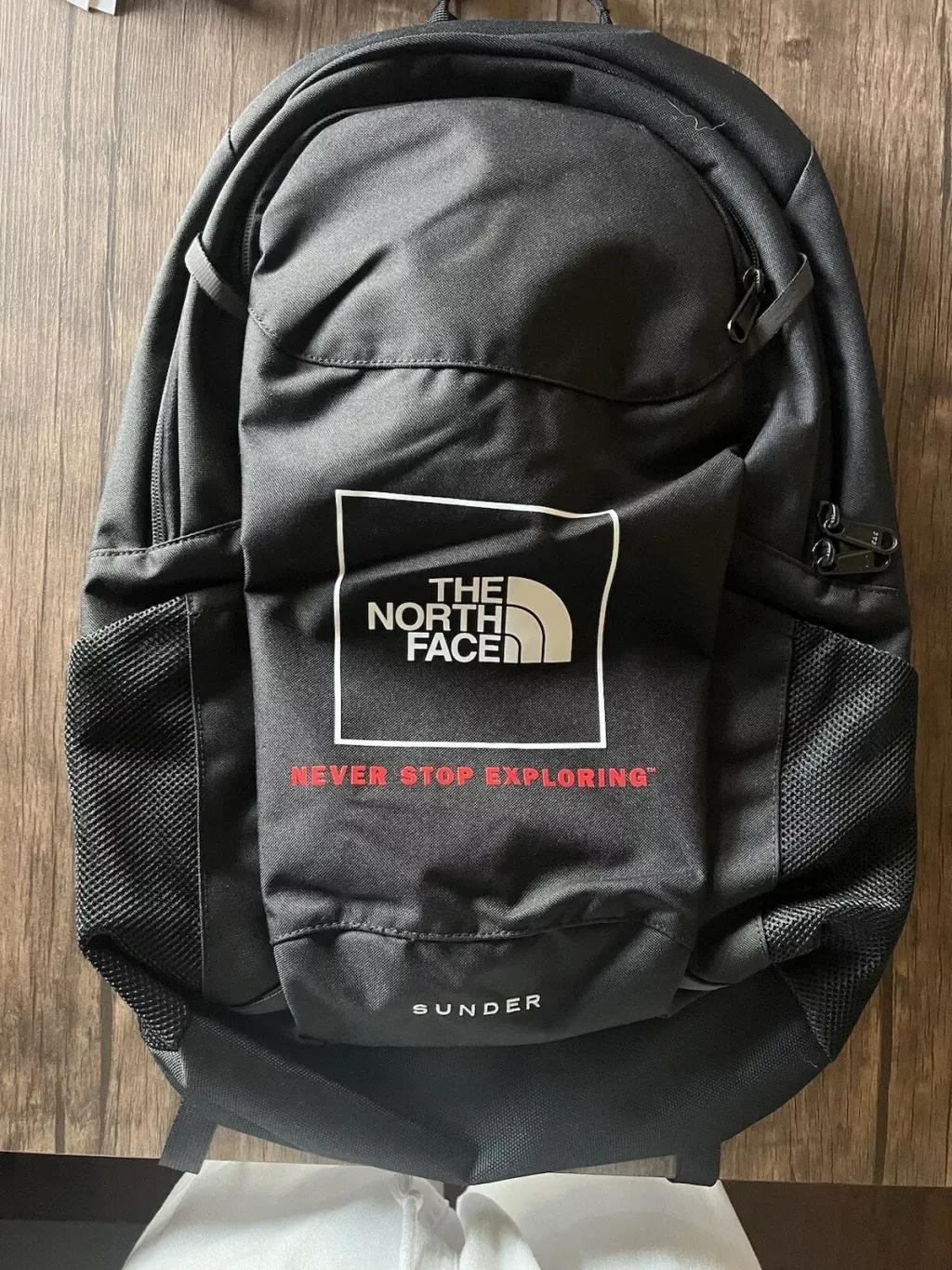 The North Face Sunder Backpack (32L)  1