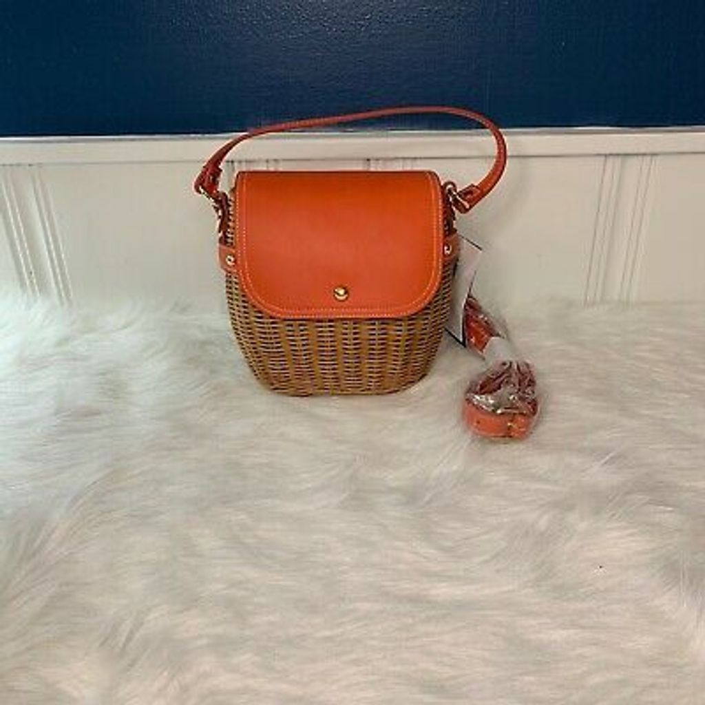 tommy bahama Small Picnic Basket Crossbody With Flap 2