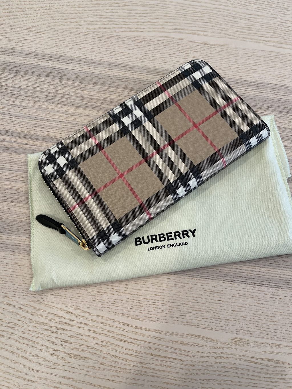 Burberry Vintage Check and Leather Ziparound Wallet 