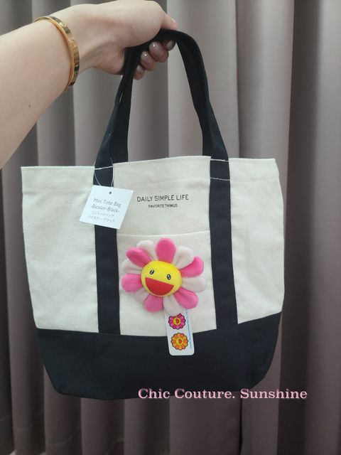 tote bag with floral keychain20240914_203049