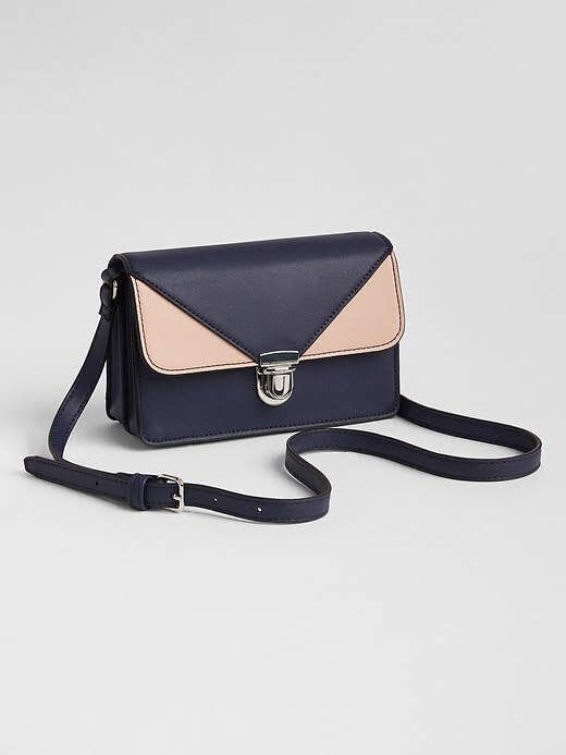 gap  Colorblock Crossbody Bag  $34.99 to $9.2 w tax