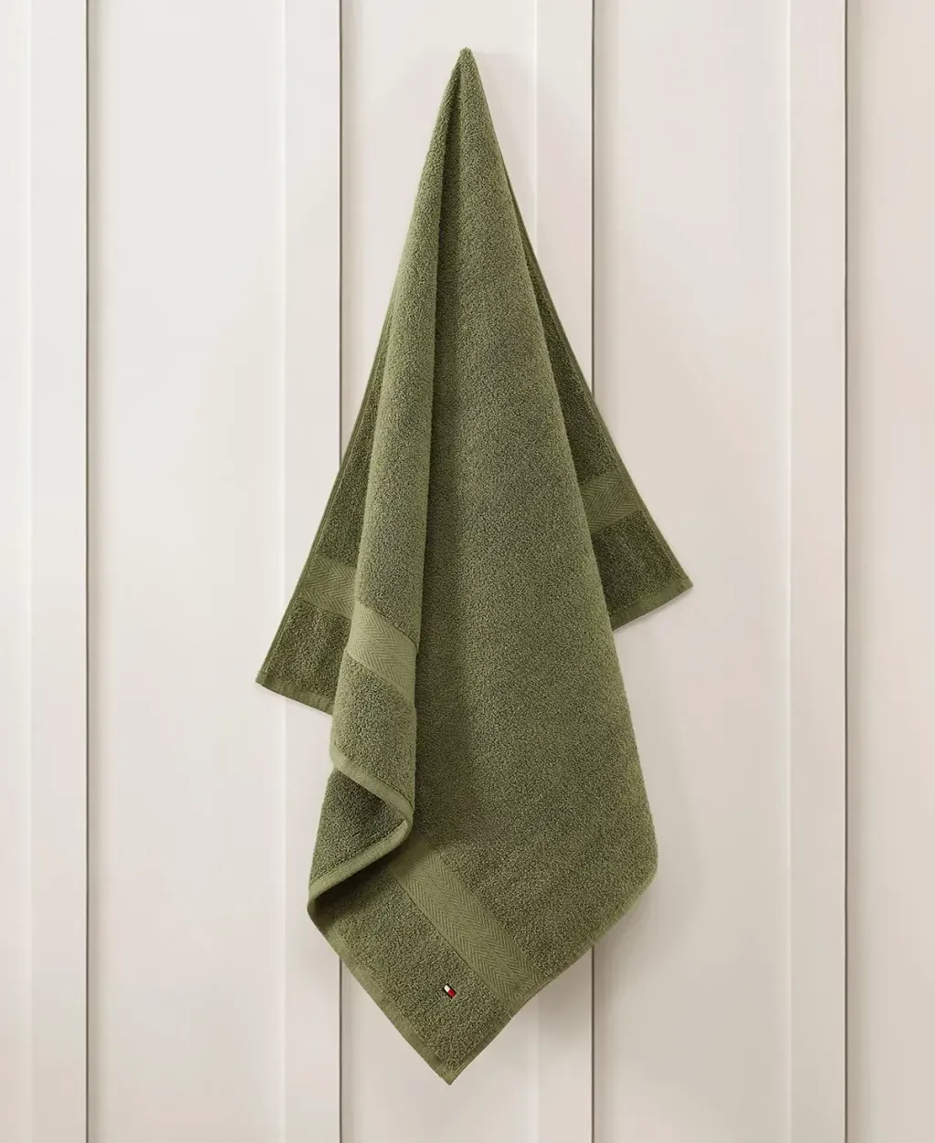 tommy Modern American Solid Cotton Bath Towel, 30" x 54"  22