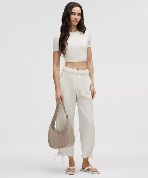 City Essentials Shoulder Bag 4L  12