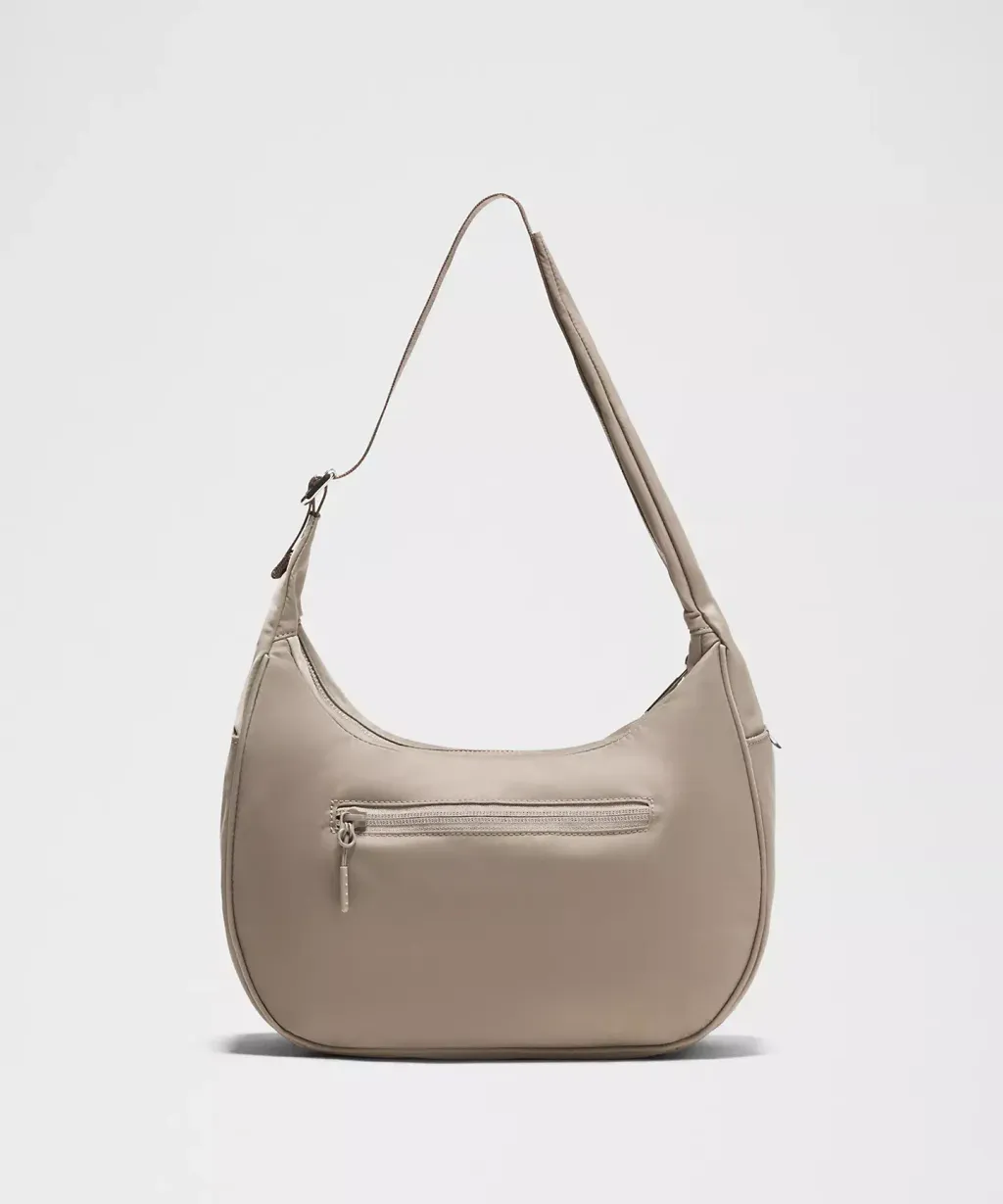 City Essentials Shoulder Bag 4L 13