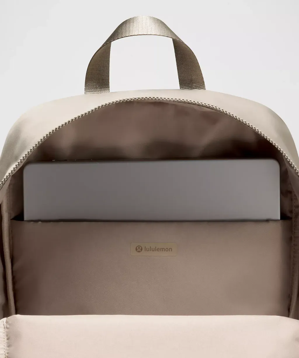  Everywhere Backpack 22L  3