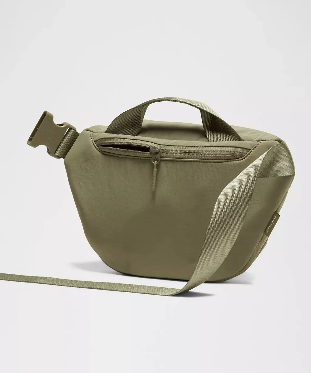 Curved Crossbody Bag 3L  23