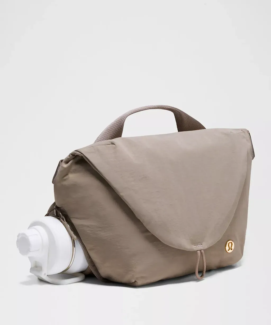 Curved Crossbody Bag 3L  6