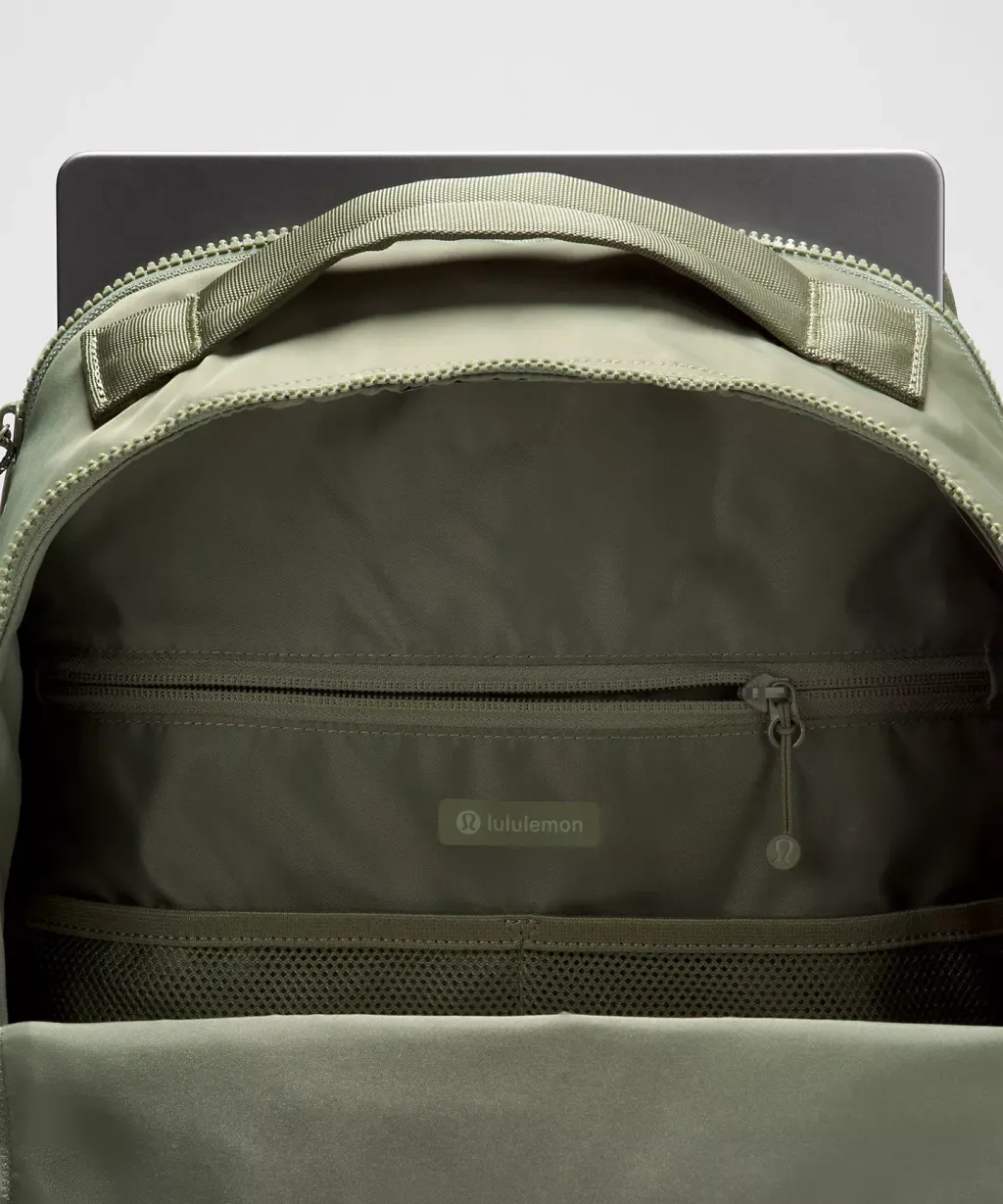 New Crew Backpack 22L  3