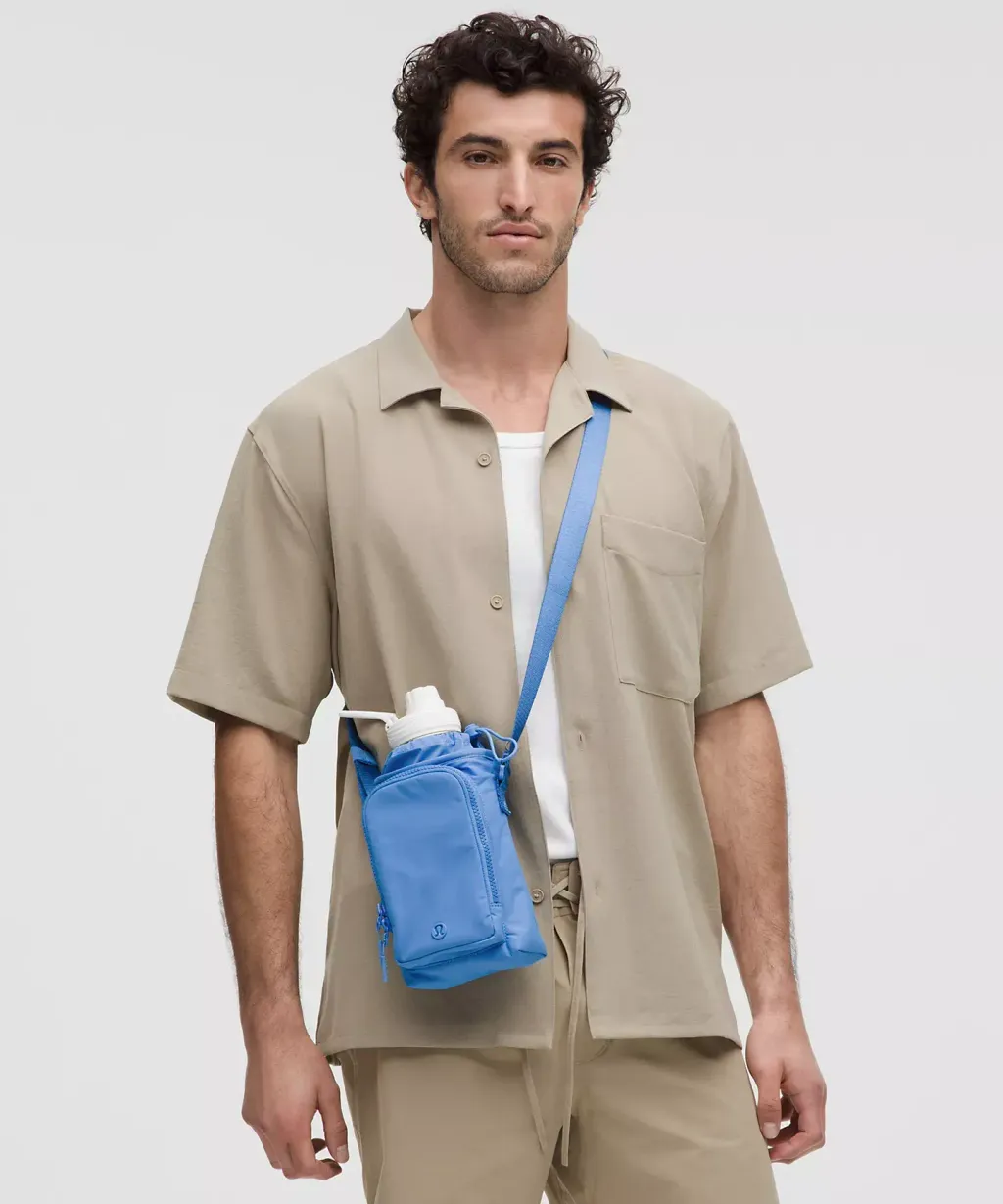 Water Bottle Crossbody with Front Pocket 2L  pool 6