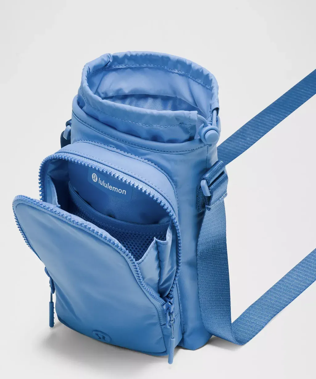 Water Bottle Crossbody with Front Pocket 2L  pool 4