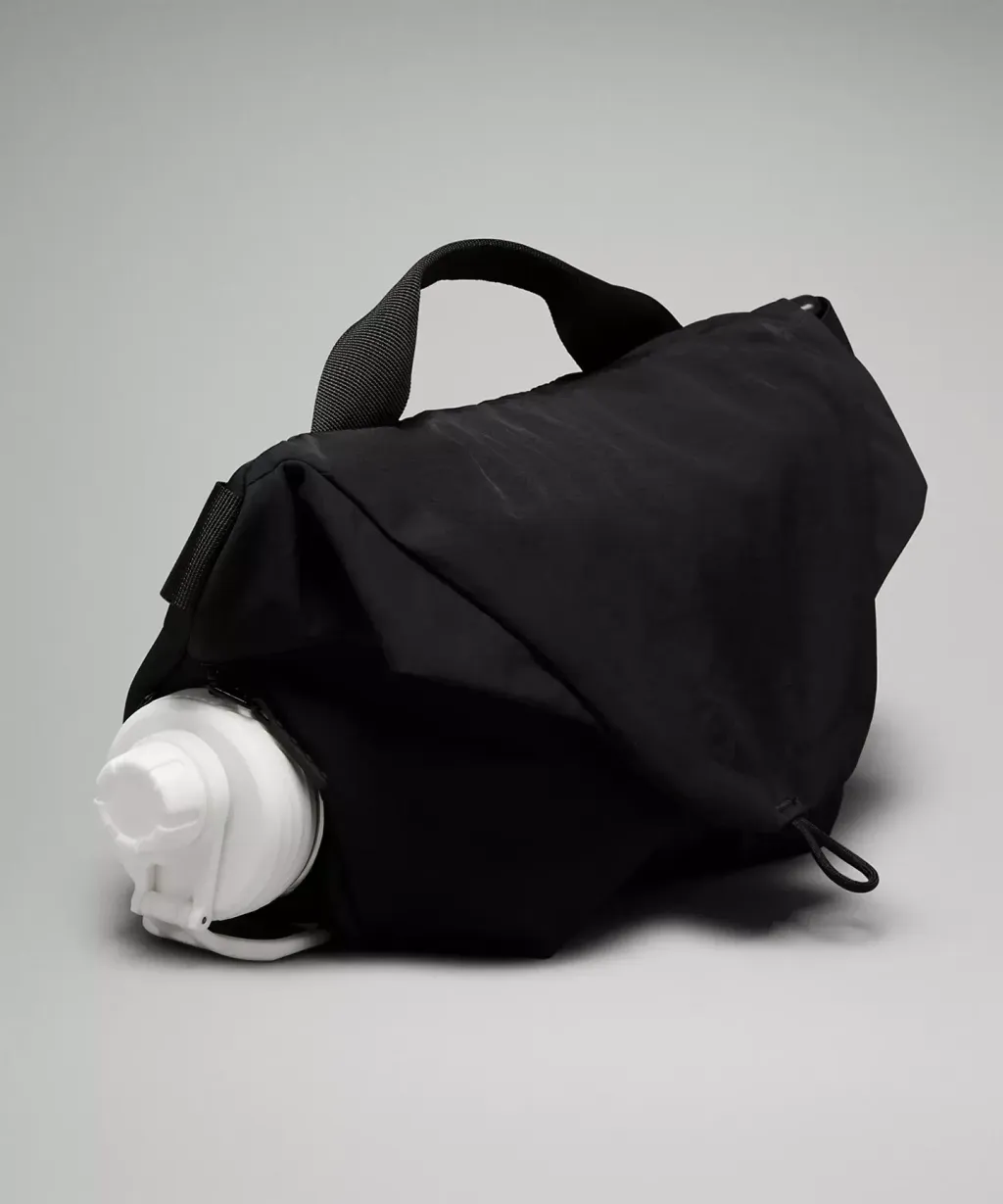 Curved Crossbody Bag 3L  lululemon 28