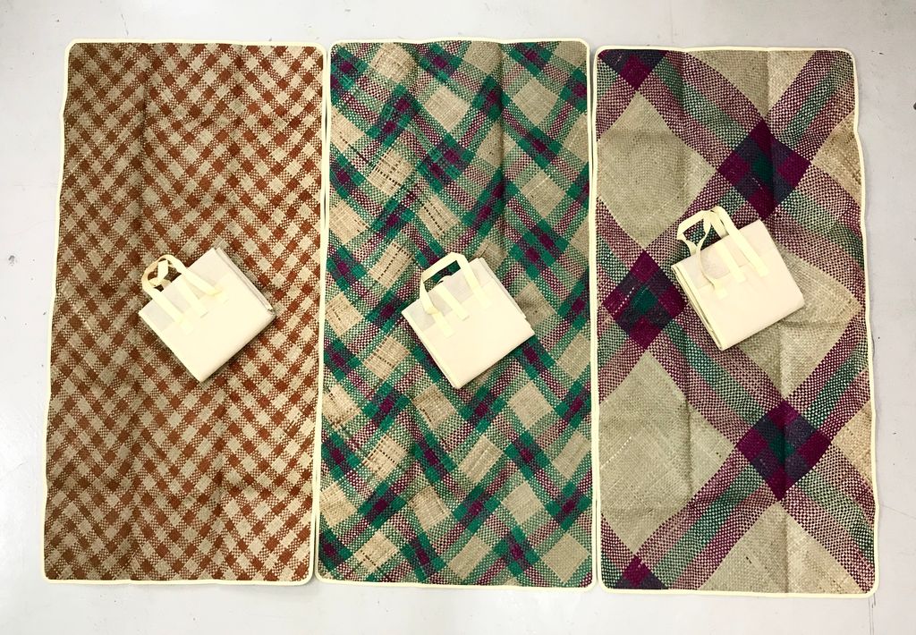 Tikar sejadah Warna (59cm x 120cm).jpg