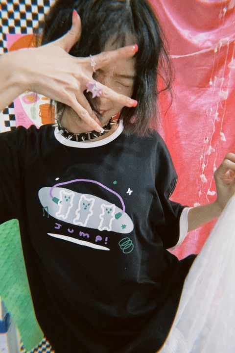 小熊軟糖跳繩了（黑）｜寬寬大大Ｔ2.0 - 1