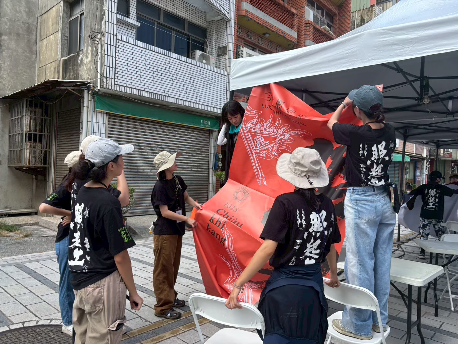 LINE_ALBUM_20251004_照起工 ê 頭一工_251127_1 (1)