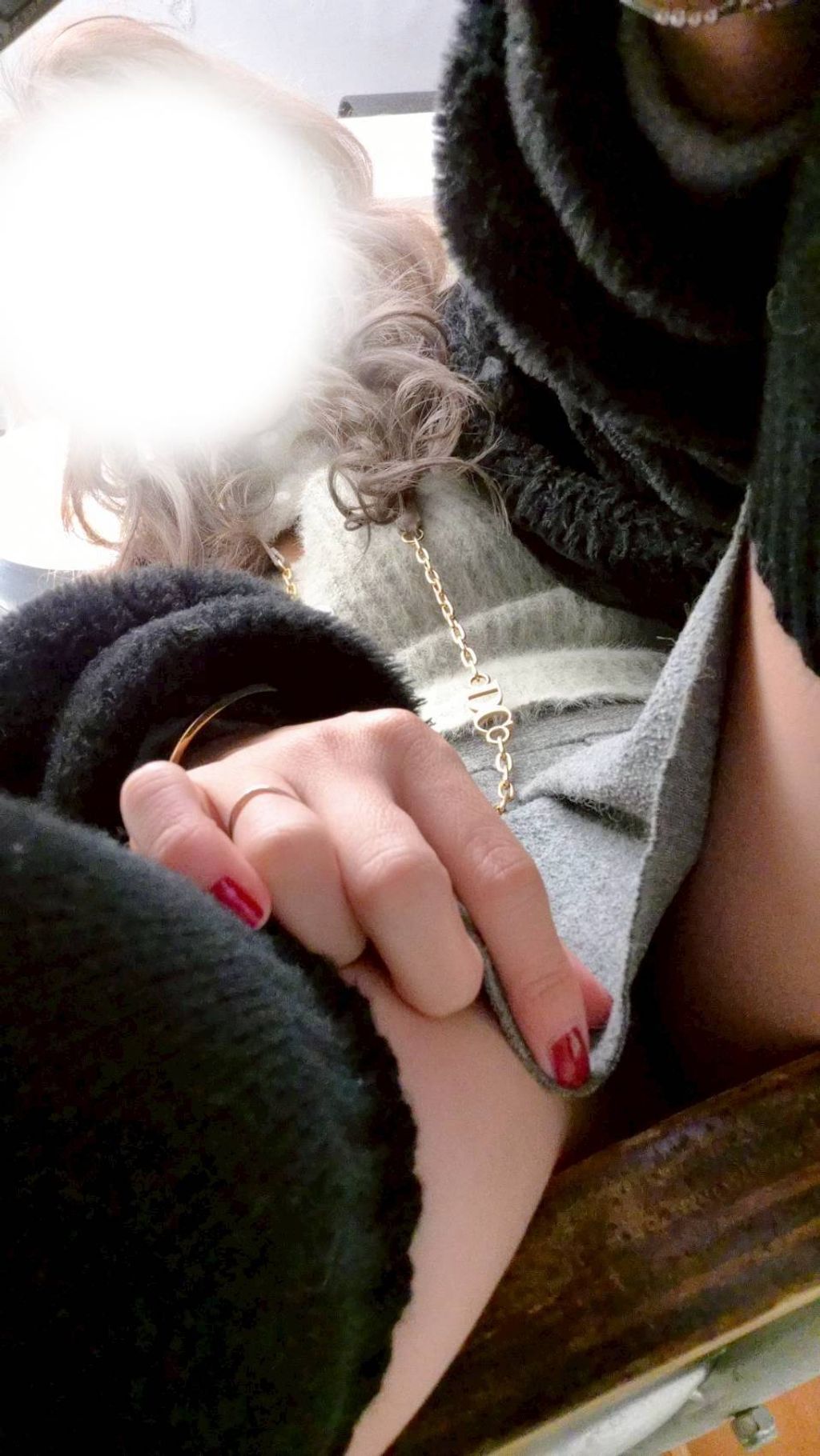 A10.課桌椅之中的紫色蕾絲內褲101