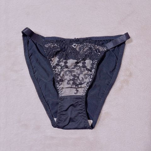 黑色刺繡蕾絲