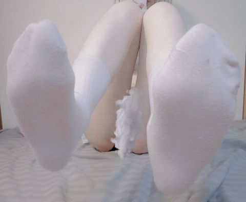 D8.【320$】彤彤白色中筒襪 (2)
