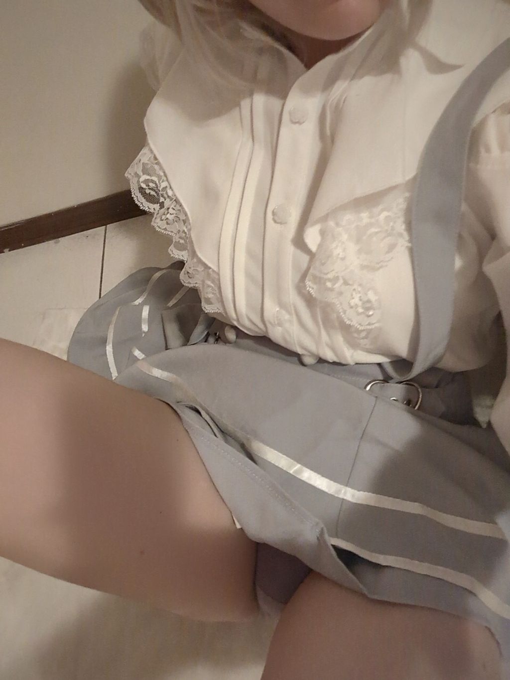 LINE_ALBUM_日常紫色內褲_透膚小腿襪（白）_231031_1