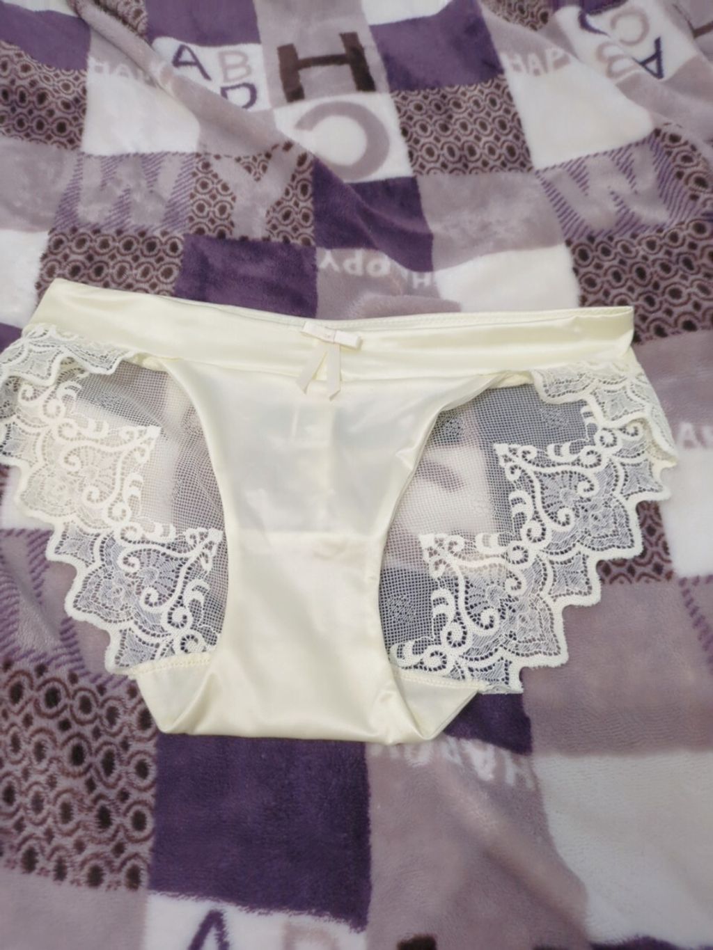 LINE_ALBUM_B款白色蕾絲內褲+穿照三張_240220_6