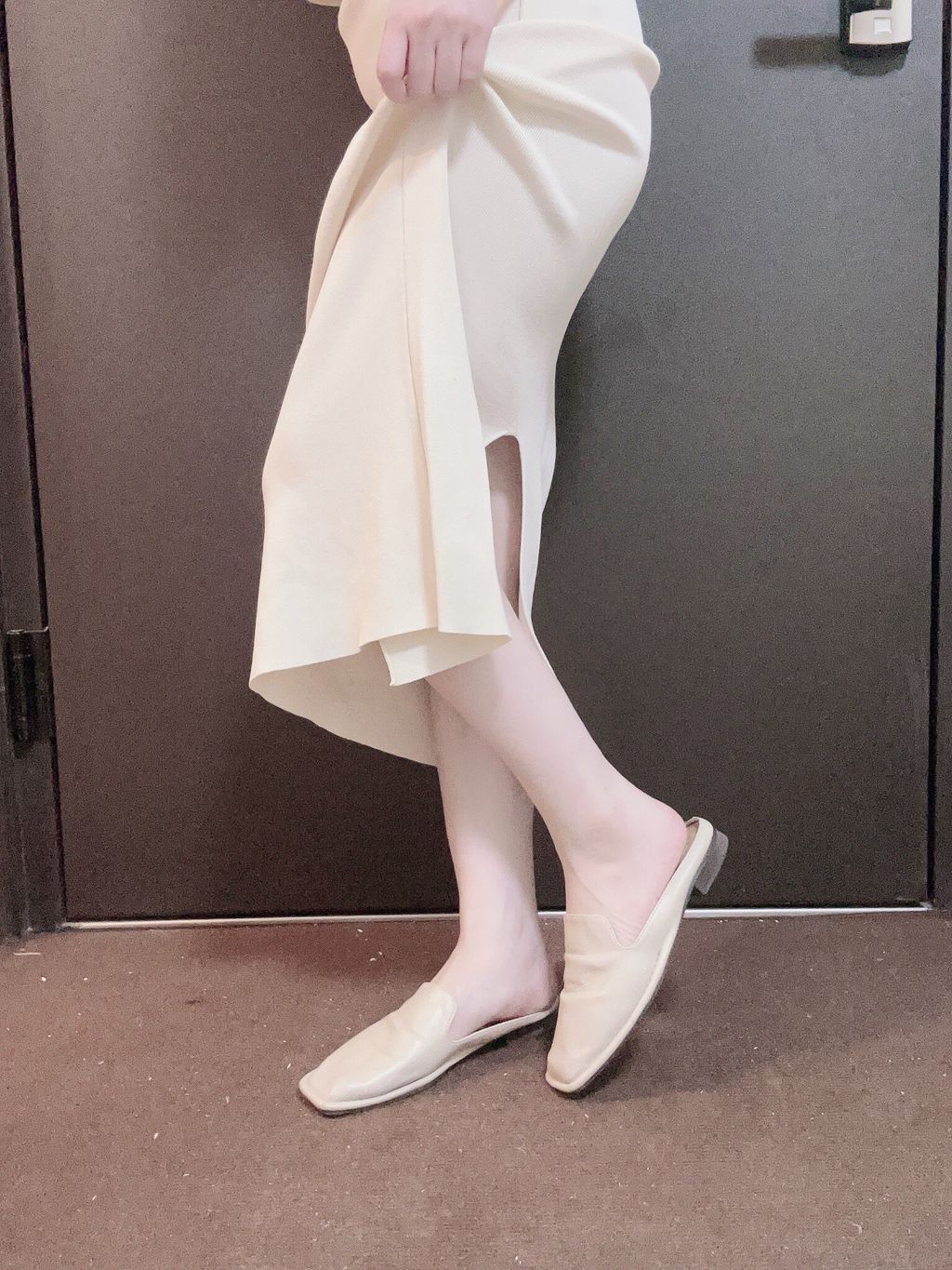 LINE_ALBUM_溫柔杏色穆勒鞋800_241005_2