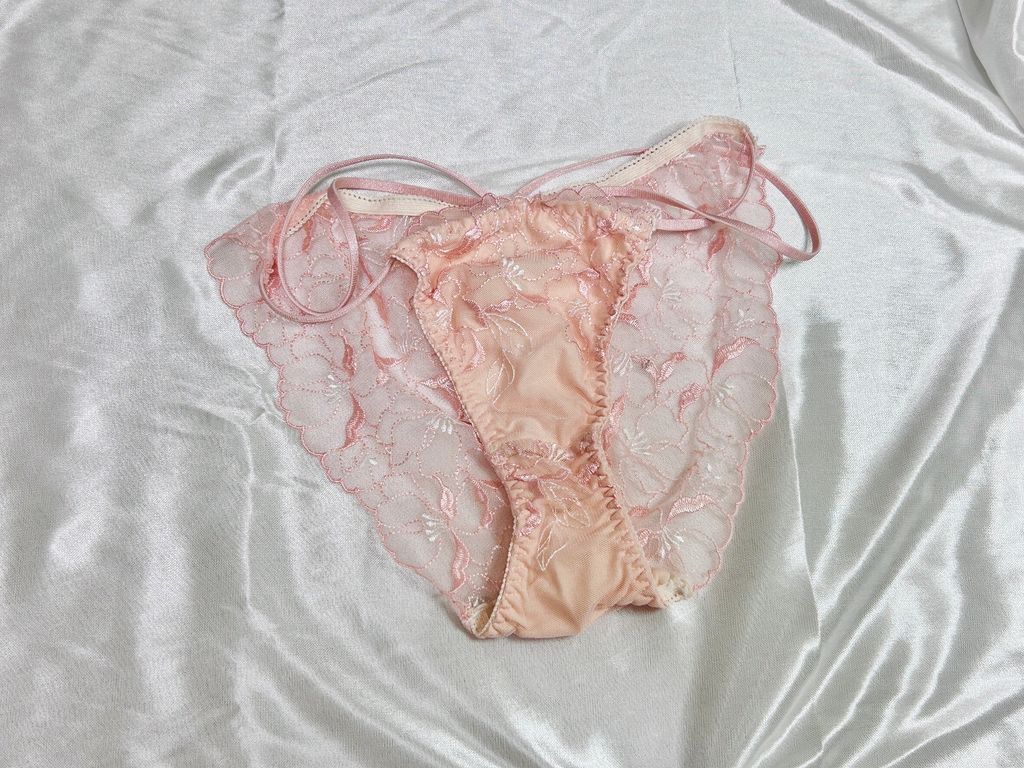 LINE_ALBUM_可先上架的內褲區 贈穿照_241023_2