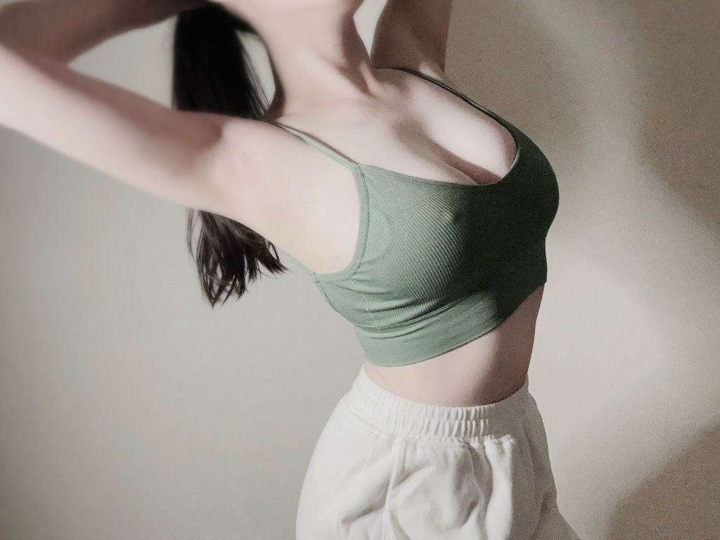 LINE_ALBUM_800綠色小可愛贈穿照2+小短片_241225_2