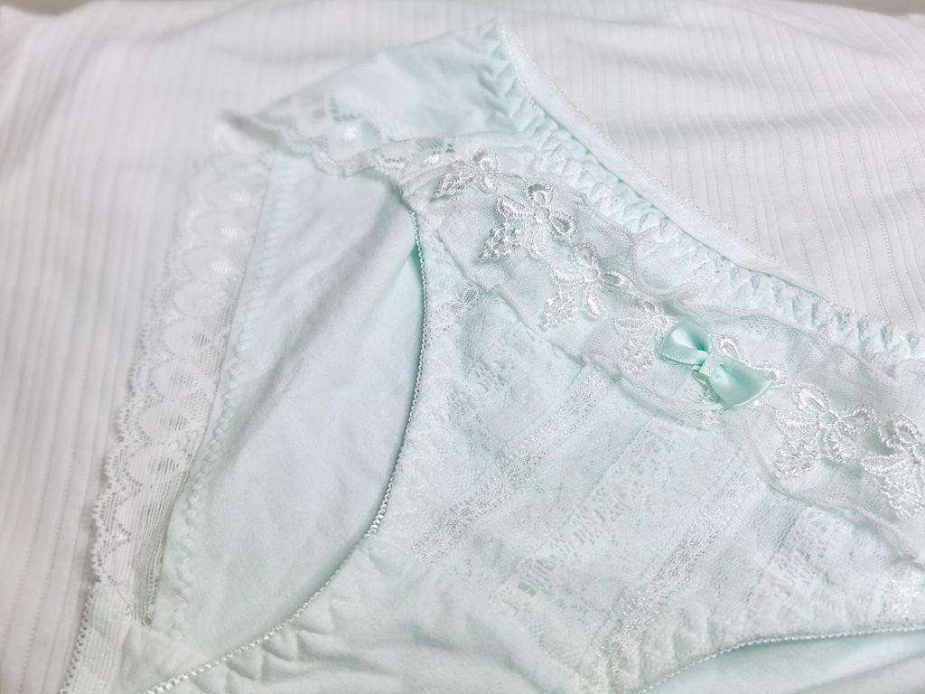 LINE_ALBUM_（日系蕾絲棉底700穿照2）奶黃花邊淡綠公主蕾絲淡藍小花粉紫夢幻_250127_2