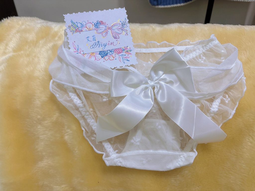 LINE_ALBUM_白色蕾絲半透明內褲_250520_1