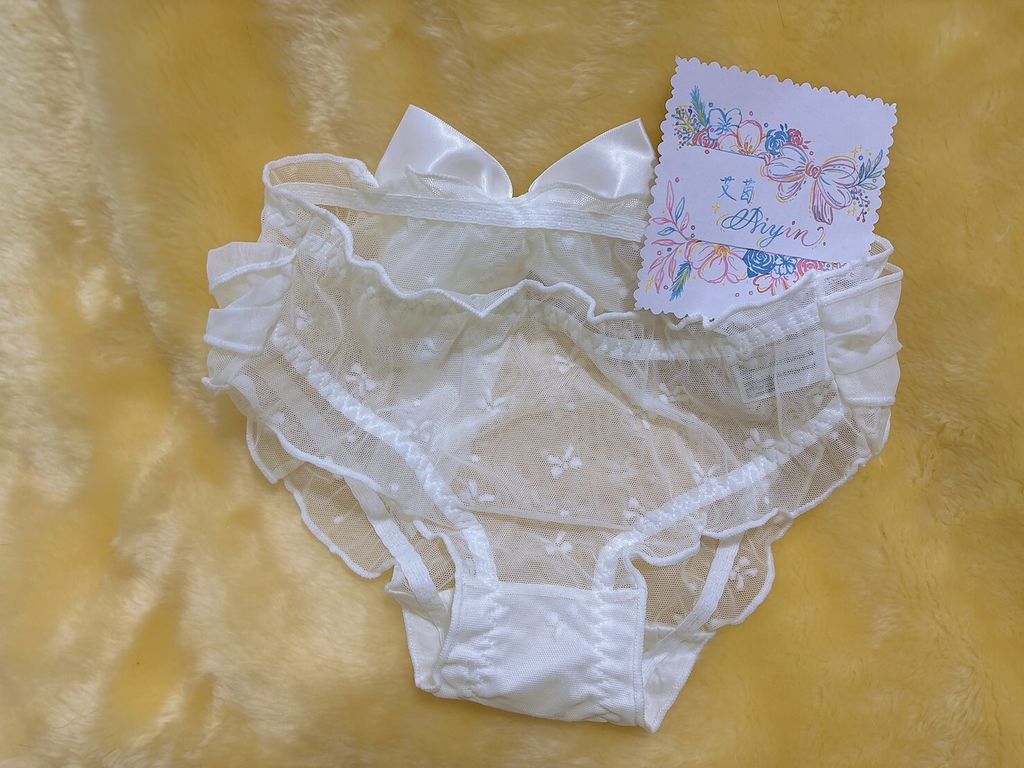 LINE_ALBUM_白色蕾絲半透明內褲_250520_2
