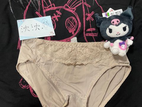 LINE_ALBUM_平常有穿著過的內褲_251027_1