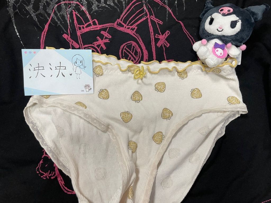 LINE_ALBUM_平常有穿著過的內褲_251027_2