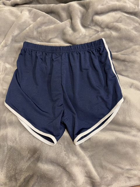 LINE_ALBUM_新上架上衣、下著_251102_2